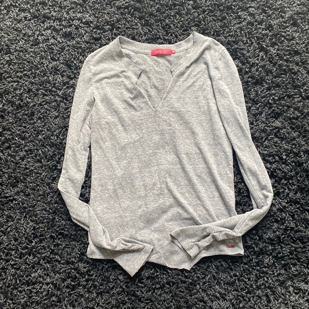 Philanthropy Gloria Heather Grey Longsleeve Cut Out Shirt Women’s size medium🍍